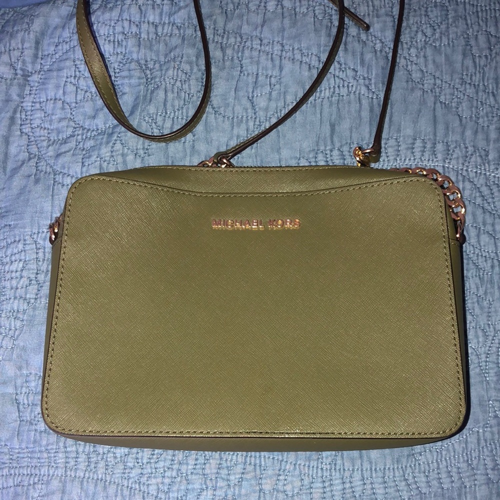 Michael kors cross body